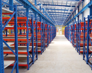 Medium duty racking Longspan shelving